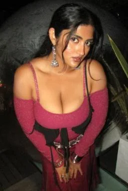 Independent call girl service in Noida